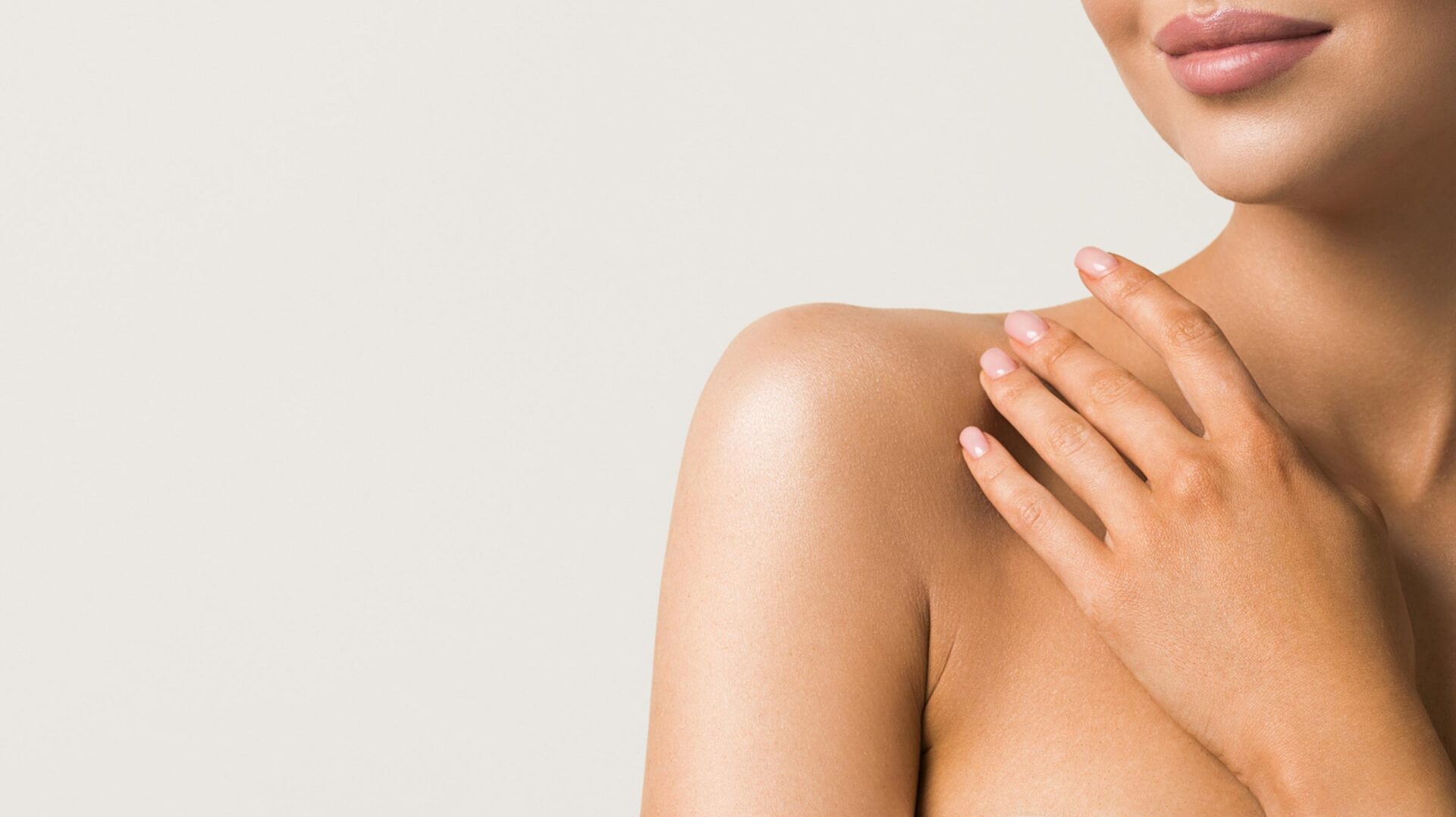 Frau mit reiner Haut bei Hautarzt Dr. Thomas in Oberndorf bei Salzburg